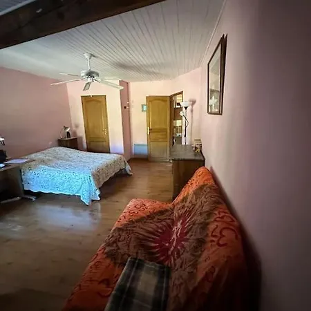בית נופש Marguerite Maison De Village Paisible